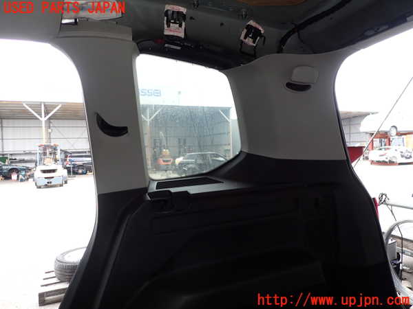 2UPJ-9239367675]VW ゴルフ トゥーラン(1TDFG)右リアピラートリム 中古_2