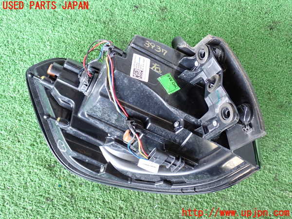 2UPJ-9239371530]ジープ・コンパス(M624)右テールランプ 中古_3