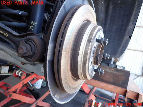 2UPJ-9239384300]BMW X1(VL18)(E84系)右リアナックルハブ 中古_2