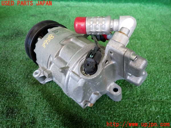 2UPJ-9239386025]BMW X1(VL18)(E84系)エアコンコンプレッサー 中古_2