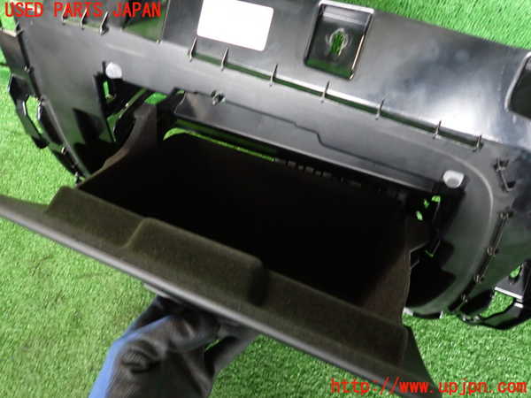 2UPJ-9239387516]BMW X1(VL18)(E84系)グローブボックス1 中古_2