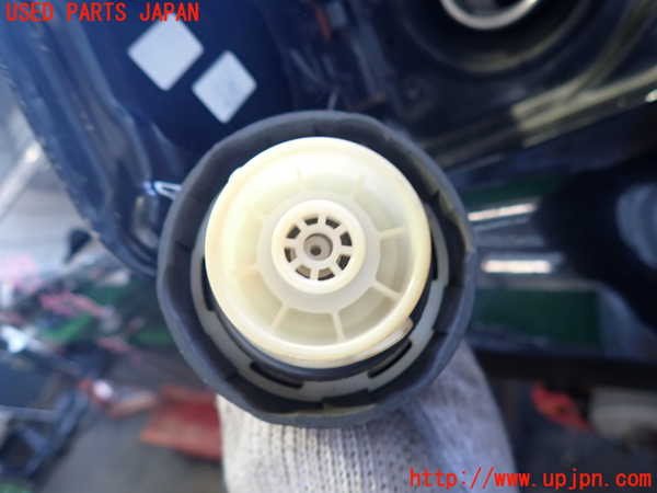 2UPJ-9239391690]クライスラー・300C(LX35-)フューエルリッド 中古_3