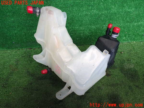 2UPJ-9239392410]クライスラー・300C(LX35-)ラジエータータンク 中古_2