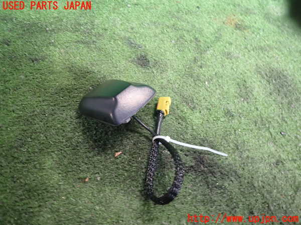 2UPJ-9239396550]クライスラー・300C(LX35-)アンテナ 中古_2