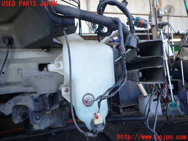 2UPJ-9239396791]クライスラー・300C(LX35-)ウォッシャータンク1 中古_2