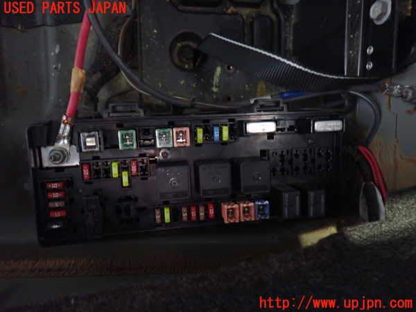2UPJ-9239396741]クライスラー・300C(LX35-)ヒューズボックス1(室内助手席側) 中古_3