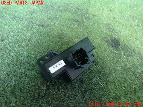 2UPJ-9239396290]クライスラー・300C(LX35-)ハザードスイッチ 中古_2