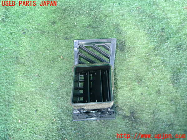 2UPJ-9239397528]クライスラー・300C(LX35-)エアコン吹き出し口3(左) 中古_2