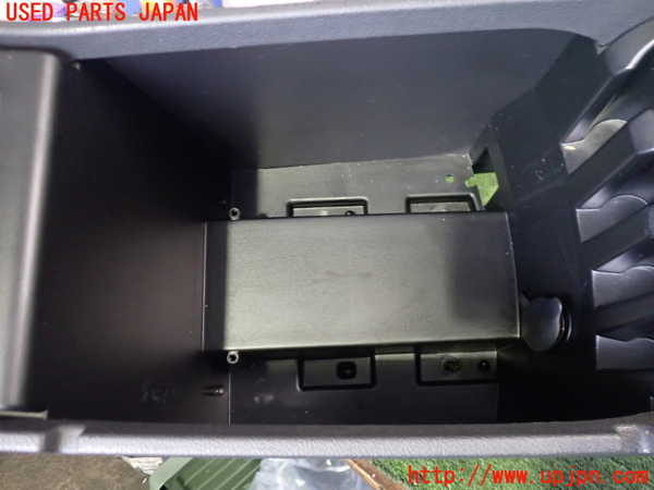 2UPJ-9239397540]クライスラー・300C(LX35-)センターコンソール 中古_4