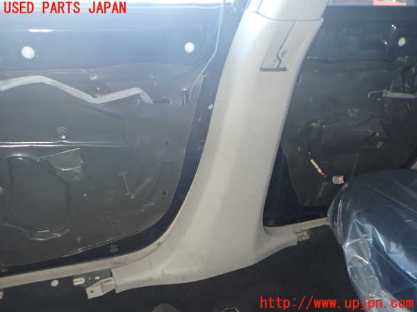 2UPJ-9239397665]クライスラー・300C(LX35-)右センターピラートリム 中古_3