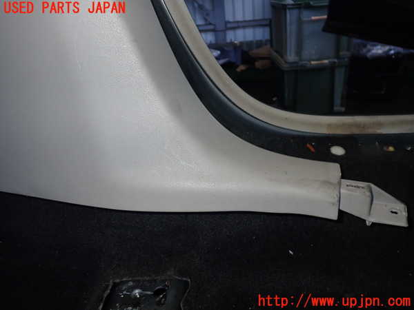 2UPJ-9239397670]クライスラー・300C(LX35-)左センターピラートリム 中古_4