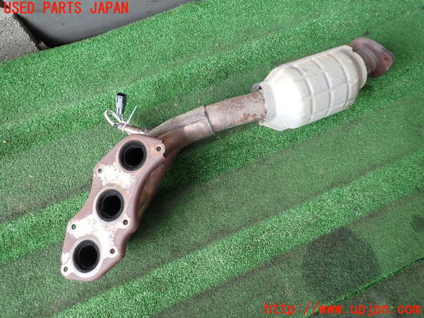 2UPJ-9239402041]マークX(GRX130)エキマニ1 触媒 マニバーター 中古_2