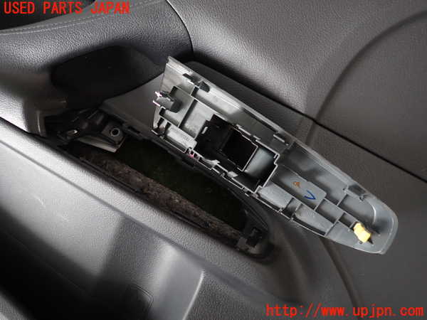 2UPJ-9239401264]マークX(GRX130)左前ドア内張り 中古_4