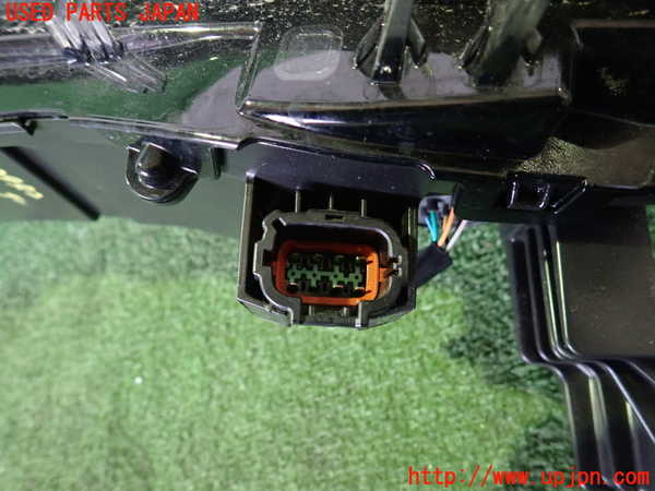 2UPJ-9239421150]アウトランダーPHEV(GN0W)右コーナーランプ 中古_2