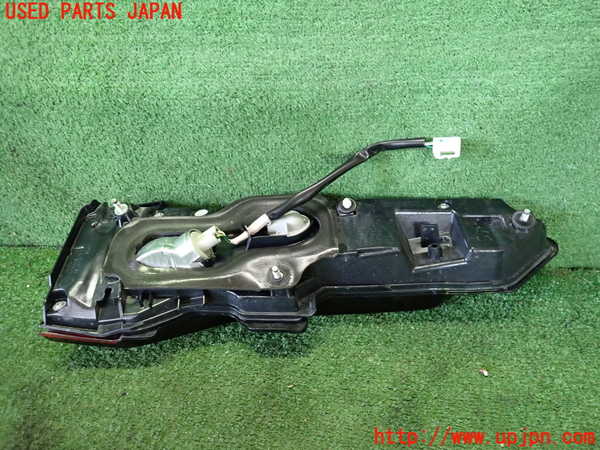 2UPJ-9239421550]アウトランダーPHEV(GN0W)右リアフィニッシャー 中古_3