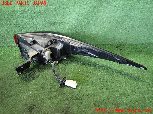2UPJ-9239421536]アウトランダーPHEV(GN0W)左テールランプ 中古_2