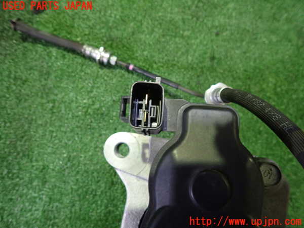 2UPJ-9239424090]アウトランダーPHEV(GN0W)右リアキャリパー 中古_3