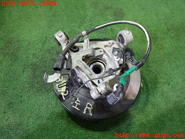 2UPJ-9239424305]アウトランダーPHEV(GN0W)左リアナックルハブ (ジャンク品) 中古_2