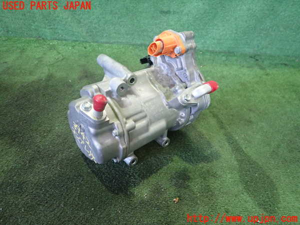 2UPJ-9239426025]アウトランダーPHEV(GN0W)エアコンコンプレッサー 中古_2