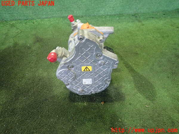 2UPJ-9239426025]アウトランダーPHEV(GN0W)エアコンコンプレッサー 中古_3