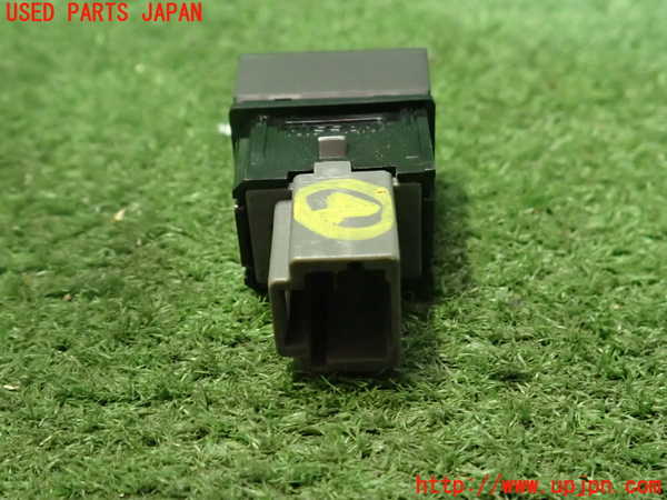 2UPJ-9239426309]アウトランダーPHEV(GN0W)スイッチ4 (給油口) 中古_3