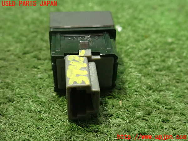 2UPJ-9239426312]アウトランダーPHEV(GN0W)スイッチ7 (トランク) 中古_2