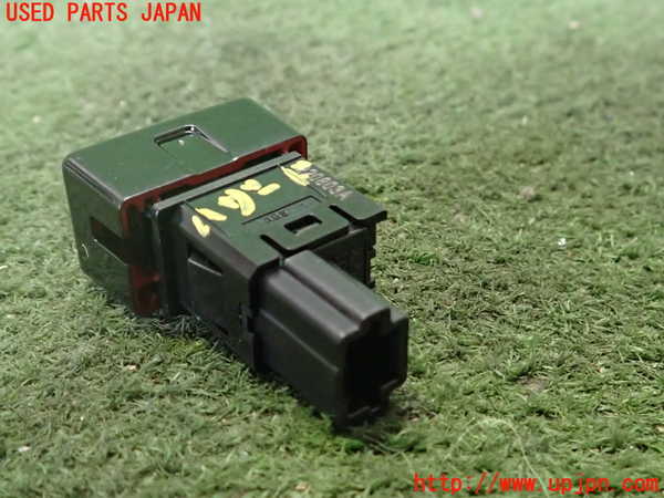 2UPJ-9239426290]アウトランダーPHEV(GN0W)ハザードスイッチ 中古_2