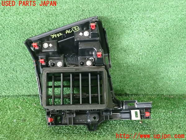 2UPJ-9239427527]アウトランダーPHEV(GN0W)エアコン吹き出し口2 (右) 中古_2
