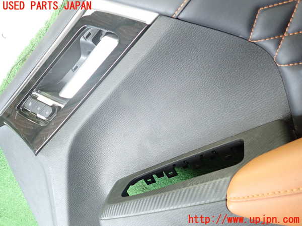 2UPJ-9239421234]アウトランダーPHEV(GN0W)右前ドア内張り (ジャンク品) 中古_2