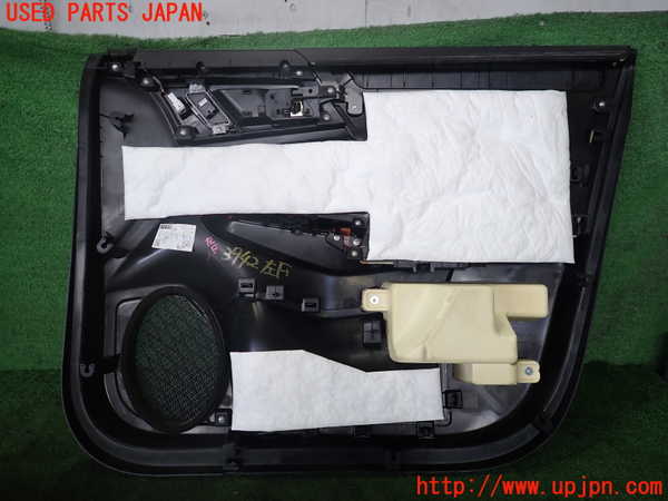 2UPJ-9239421264]アウトランダーPHEV(GN0W)左前ドア内張り 中古_4