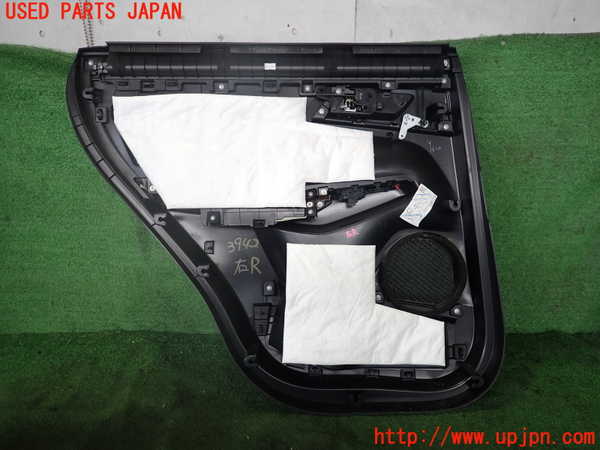 2UPJ-9239421294]アウトランダーPHEV(GN0W)右後ドア内張り 中古_4