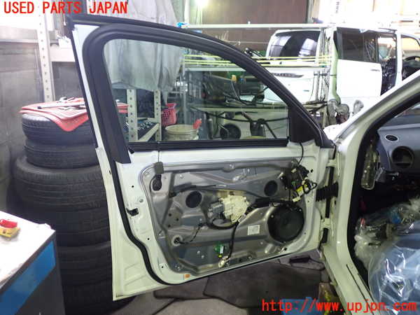 1UPJ-9239431260]ベンツ C180 W204(204049)左前ドア 中古 AGC M25 43R-00049_4