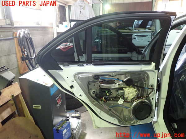 1UPJ-9239431320]ベンツ C180 W204(204049)左後ドア 中古 AGC M25 43R-00049_5