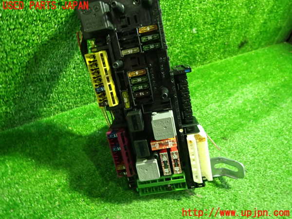 1UPJ-9239436742]ベンツ C180 W204(204049)ヒューズボックス2(室内助手席) 中古_2