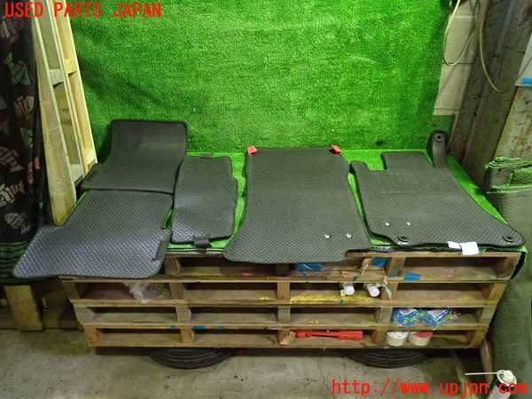 1UPJ-9239437800]ベンツ C180 W204(204049)フロアマット 中古_5