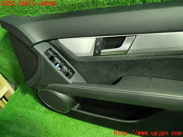 1UPJ-9239431234]ベンツ C180 W204(204049)右前ドア内張り 中古_2