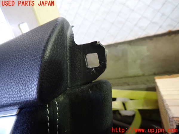 1UPJ-9239431234]ベンツ C180 W204(204049)右前ドア内張り 中古_4