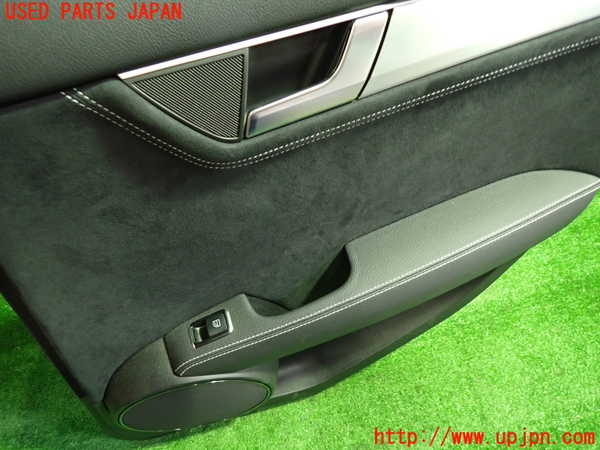 1UPJ-9239431294]ベンツ C180 W204(204049)右後ドア内張り 中古_2