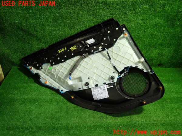 1UPJ-9239431294]ベンツ C180 W204(204049)右後ドア内張り 中古_3