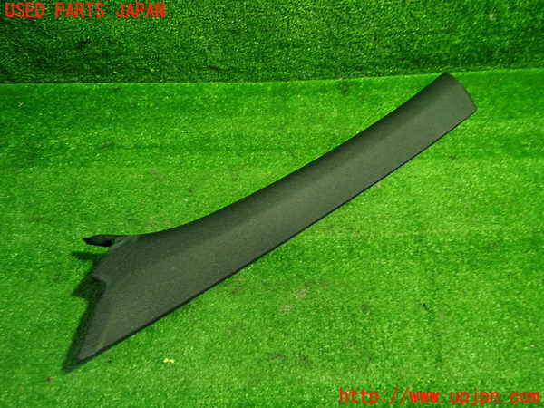 1UPJ-9239437660]ベンツ C180 W204(204049)左フロントピラートリム 中古_2