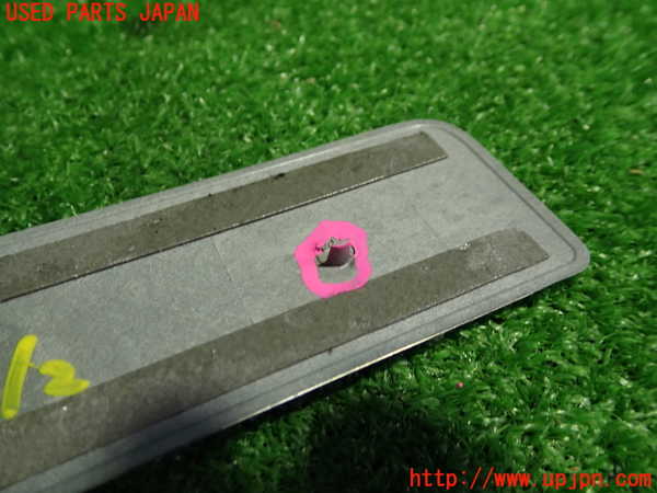 1UPJ-9239437740]ベンツ C180 W204(204049)スカッフプレート 中古_3