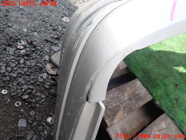 1UPJ-9239441010]ハイエースワゴン100系(KZH106W)フロントバンパー 中古_3