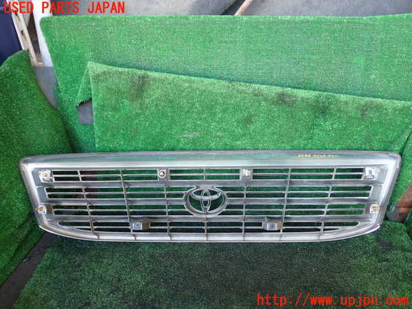 1UPJ-9239441050]ハイエースワゴン100系(KZH106W)ラジエターグリル 中古_2