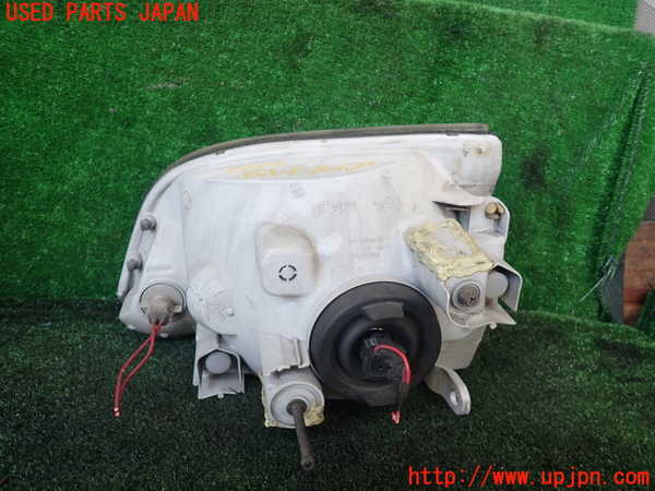 1UPJ-9239441130]ハイエースワゴン100系(KZH106W)右ヘッドライト ハロゲン 中古_3