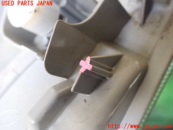 1UPJ-9239441150]ハイエースワゴン100系(KZH106W)右コーナーランプ 中古_4