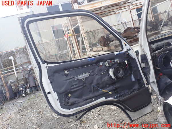 1UPJ-9239441260]ハイエースワゴン100系(KZH106W)左前ドア 中古(43R-00034 M2T4)_4