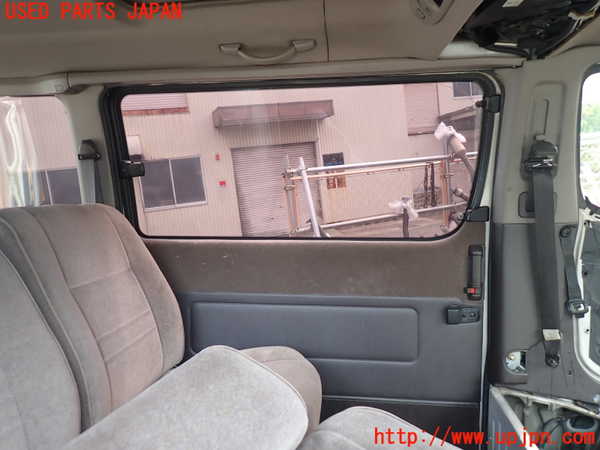 1UPJ-9239441320]ハイエースワゴン100系(KZH106W)左後ドア 中古(M2A55)_4