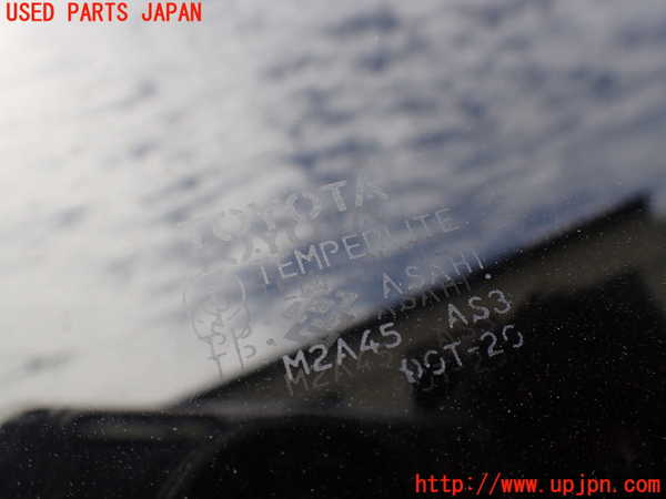 1UPJ-9239441382]ハイエースワゴン100系(KZH106W)左クォーターガラス 中古(M2A45)_3