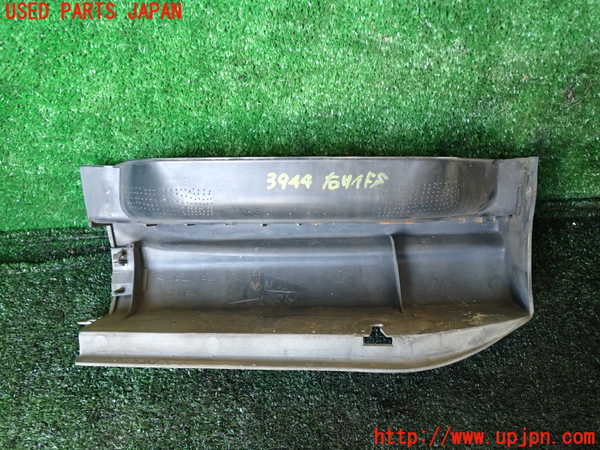 1UPJ-9239441390]ハイエースワゴン100系(KZH106W)右サイドステップ 中古_3