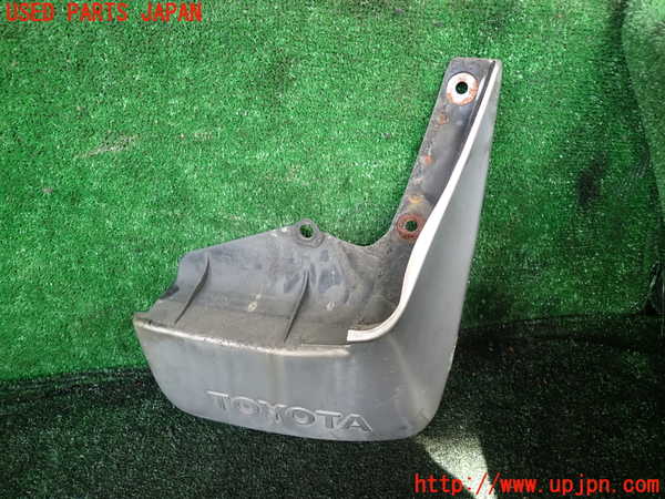 1UPJ-9239441454]ハイエースワゴン100系(KZH106W)右リアマッドガード(泥除け) 中古_2